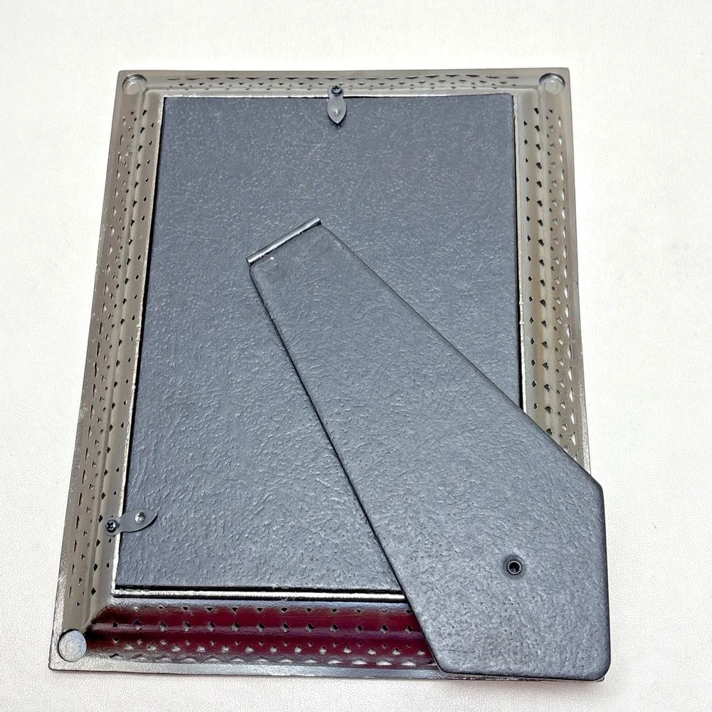 Vintage Pewter Silver Toned Metal Photo Frame 9